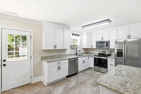 87 S High Point Road Southport NC 28461