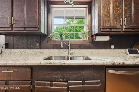 305 White Mountain Road Marble NC 28905