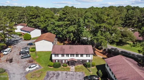 102 Ravenwood Drive Jacksonville NC 28546
