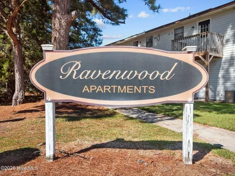 102 Ravenwood Drive Jacksonville NC 28546