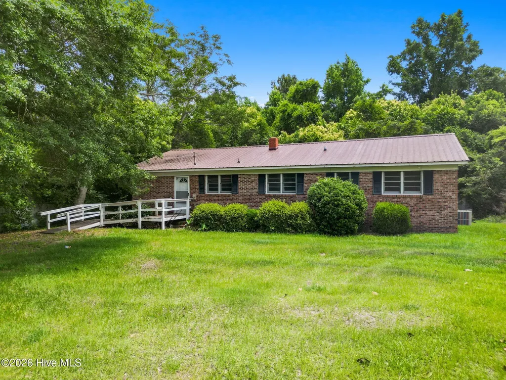 34 Elm Loop Lane Whiteville NC 28472