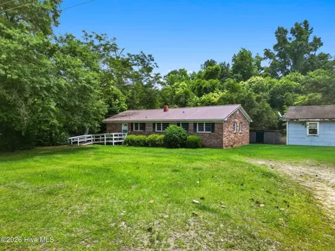 34 Elm Loop Lane Whiteville NC 28472