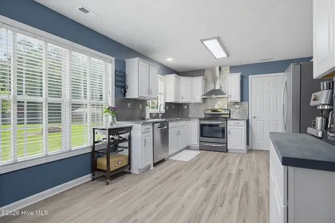 303 E Regent Court Jacksonville NC 28546