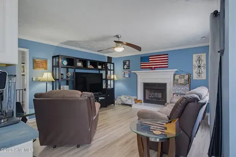 303 E Regent Court Jacksonville NC 28546