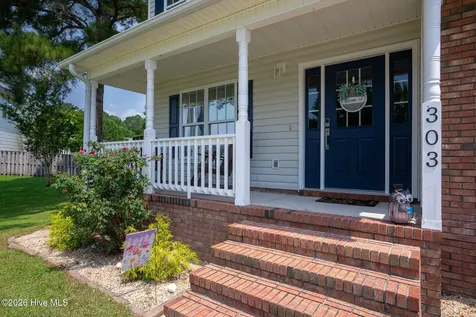 303 E Regent Court Jacksonville NC 28546