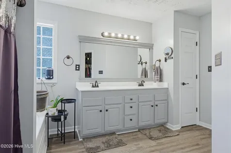 303 E Regent Court Jacksonville NC 28546