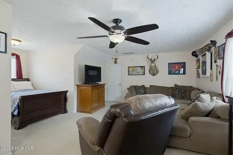 303 E Regent Court Jacksonville NC 28546