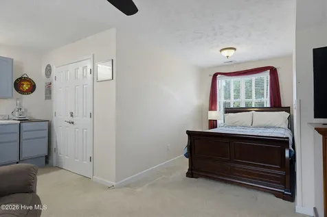 303 E Regent Court Jacksonville NC 28546