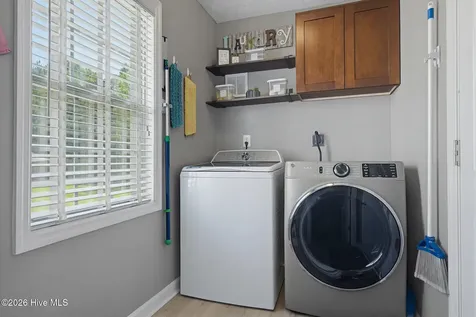 303 E Regent Court Jacksonville NC 28546
