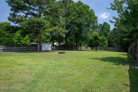 303 E Regent Court Jacksonville NC 28546