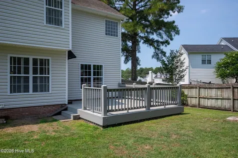 303 E Regent Court Jacksonville NC 28546