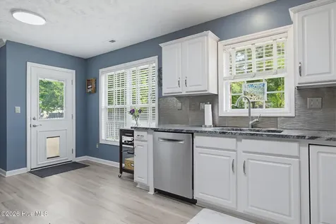 303 E Regent Court Jacksonville NC 28546
