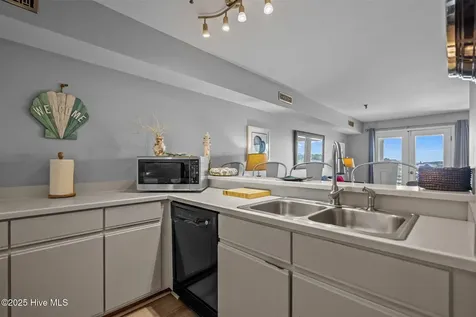 111 Florida Avenue Carolina Beach NC 28428
