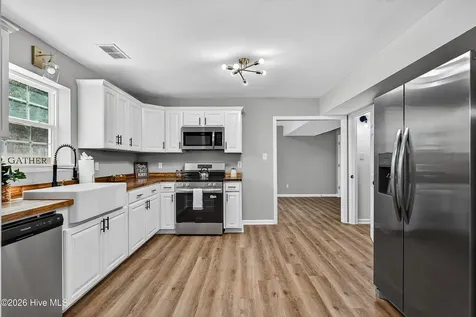 432 Regalwood Drive Jacksonville NC 28546