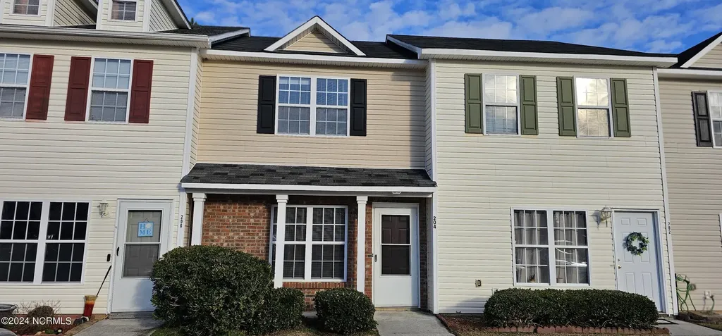 204 Fairwood Court Jacksonville NC 28546