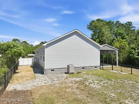 416 Ocean Spray Drive Cedar Point NC 28584
