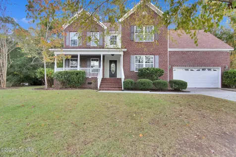 102 Huntington Court Jacksonville NC 28540
