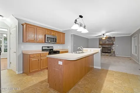 102 Huntington Court Jacksonville NC 28540