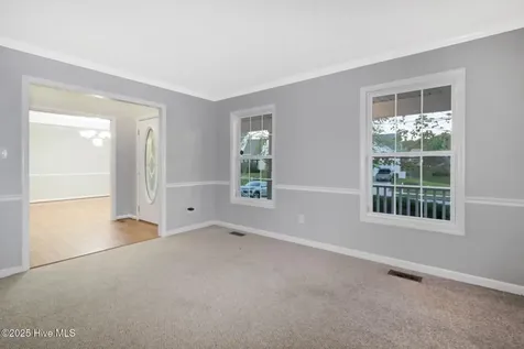 102 Huntington Court Jacksonville NC 28540
