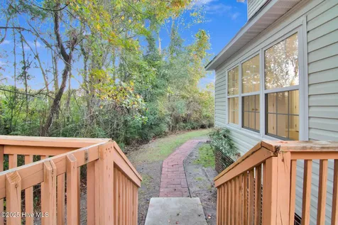 102 Huntington Court Jacksonville NC 28540