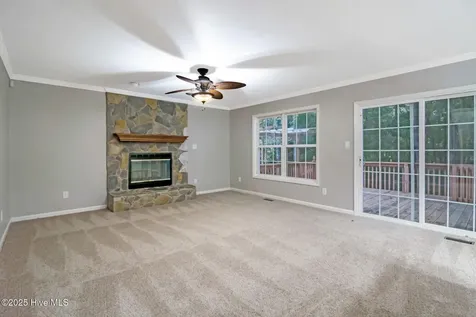 102 Huntington Court Jacksonville NC 28540