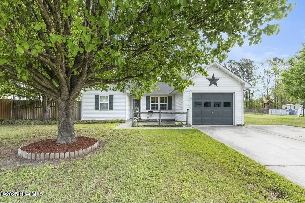 1162 Shroyer Circle Jacksonville NC 28540