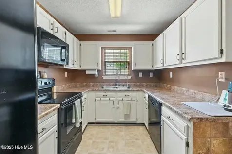 1162 Shroyer Circle Jacksonville NC 28540
