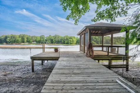 5030 Overlook Drive Elm City NC 27822