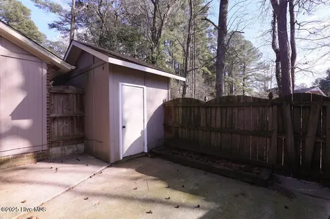 2007 Quail Ridge Road Greenville NC 27858