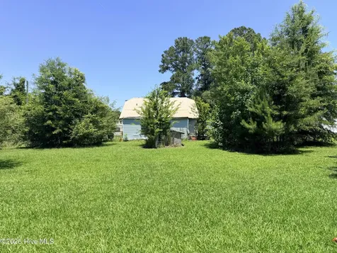221 E Elm Street Bladenboro NC 28320