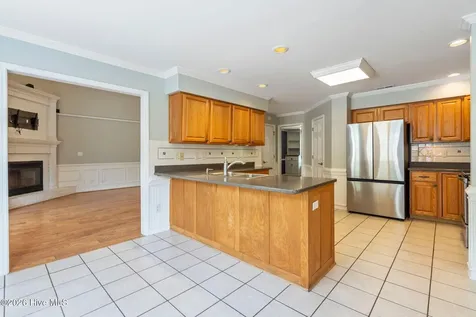 1006 N Commons Drive N Jacksonville NC 28546