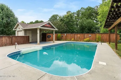 1006 N Commons Drive N Jacksonville NC 28546