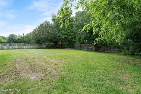 1006 N Commons Drive N Jacksonville NC 28546