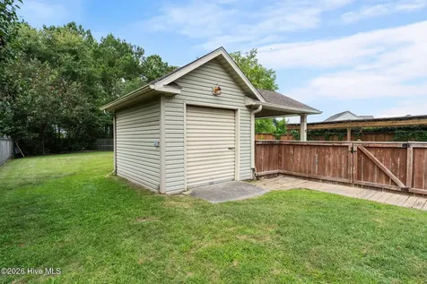 1006 N Commons Drive N Jacksonville NC 28546