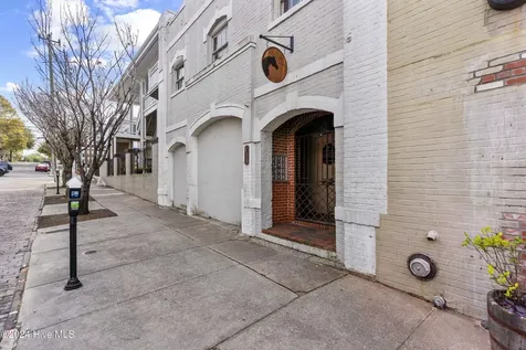 118 Dock Street Wilmington NC 28401
