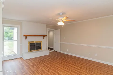 1866 Century Drive Greenville NC 27834
