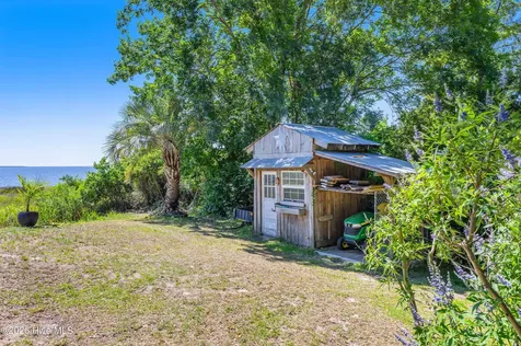 1523 Shepard Road SE Southport NC 28461