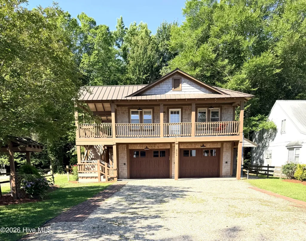 2704 Waccamaw Shores Road Lake Waccamaw NC 28450