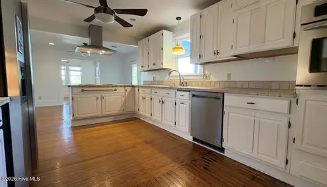 2704 Waccamaw Shores Road Lake Waccamaw NC 28450