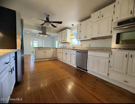 2704 Waccamaw Shores Road Lake Waccamaw NC 28450