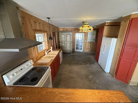 2704 Waccamaw Shores Road Lake Waccamaw NC 28450