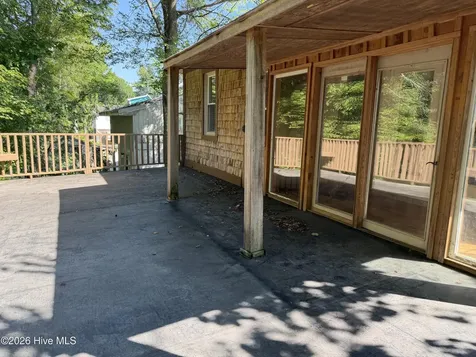 2704 Waccamaw Shores Road Lake Waccamaw NC 28450