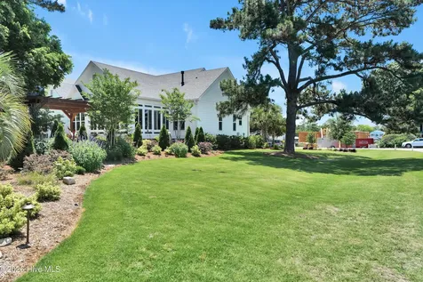 2758 Pinecrest Drive SE Southport NC 28461