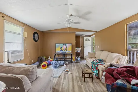 315 Messer Loop Road Burgaw NC 28425