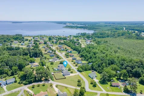 101 Doxey Creek Road Currituck NC 27929
