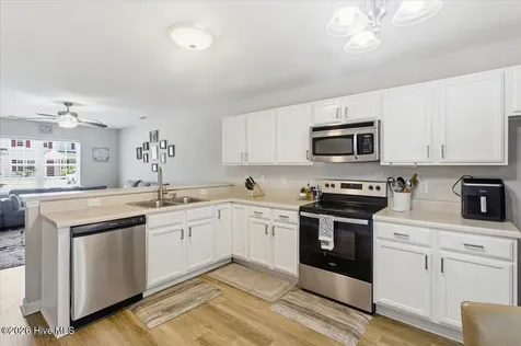 8006 Banister Loop Jacksonville NC 28546