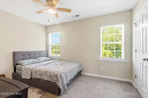 8006 Banister Loop Jacksonville NC 28546