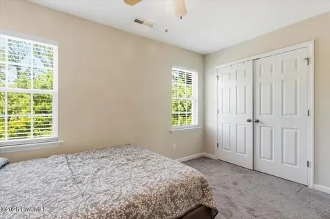 8006 Banister Loop Jacksonville NC 28546