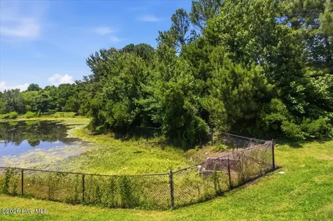 8006 Banister Loop Jacksonville NC 28546