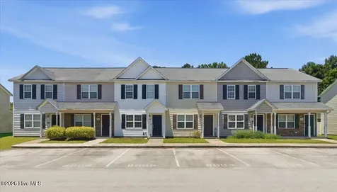 8006 Banister Loop Jacksonville NC 28546